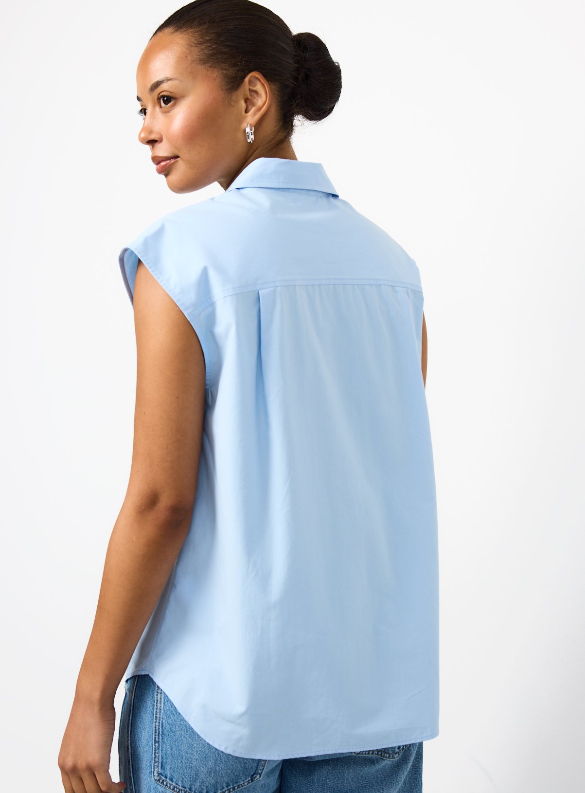 Light Blue Poplin Sleeveless Relaxed Shirt 6 - Image 4 thumbnail